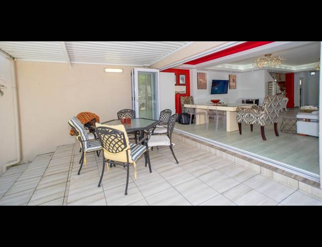 3 BEDROOM TOWNHOUSE FOR SALE IN UMHLANGA CENTRAL